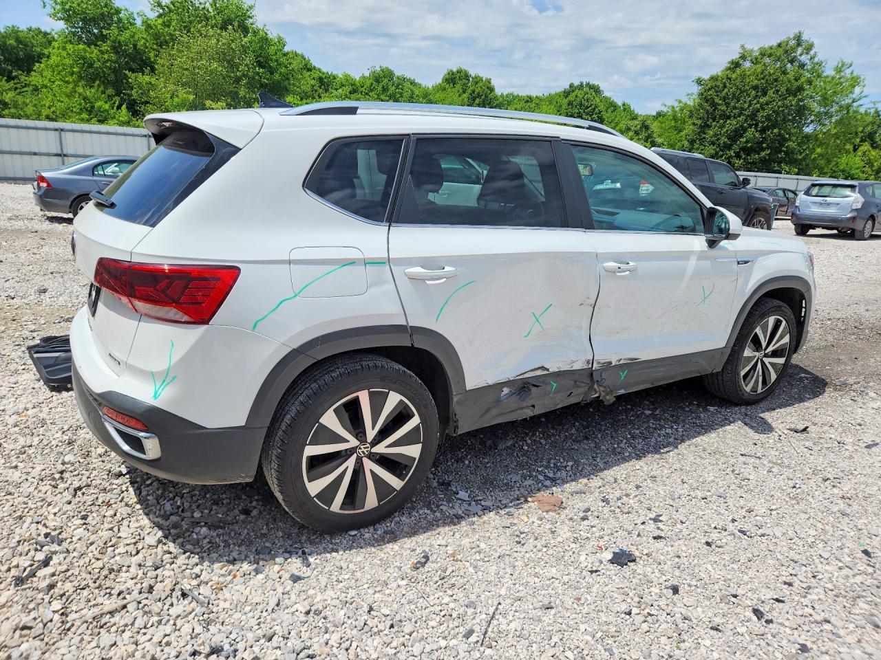 2022 Volkswagen Taos Se - Image 3