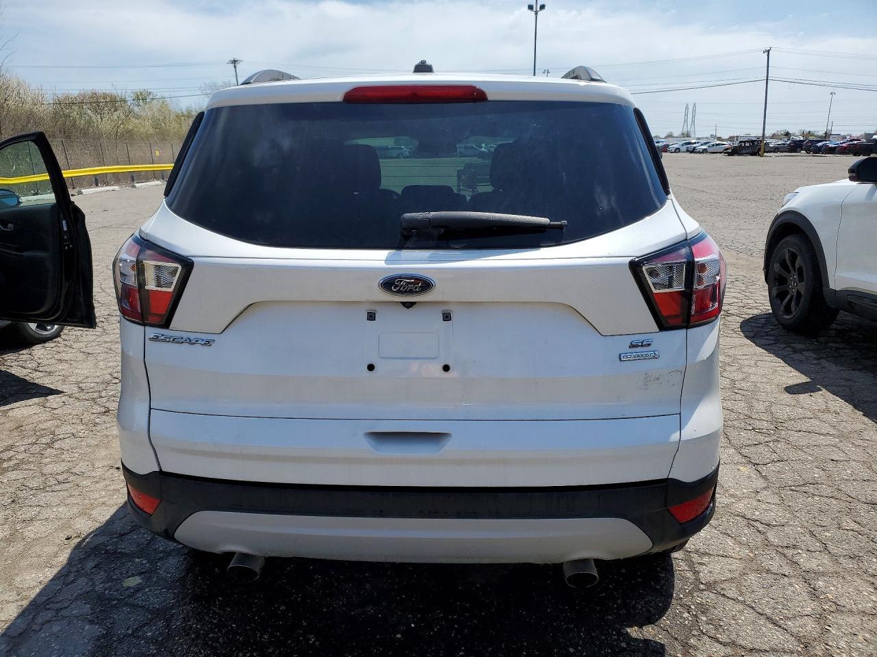 2018 Ford Escape Se - Фото 6