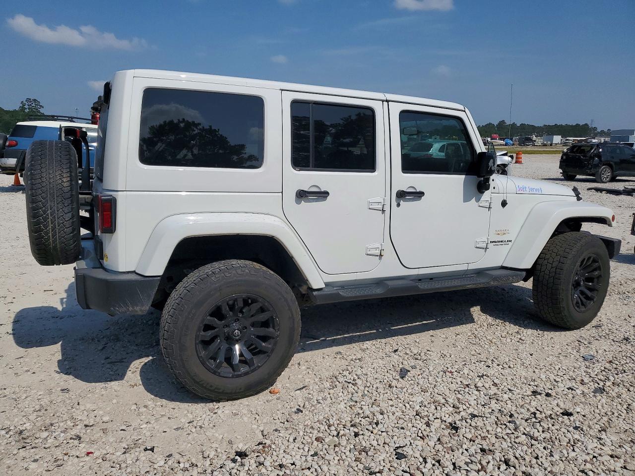 2015 Jeep Wrangler Unlimited Sahara - Фото 3