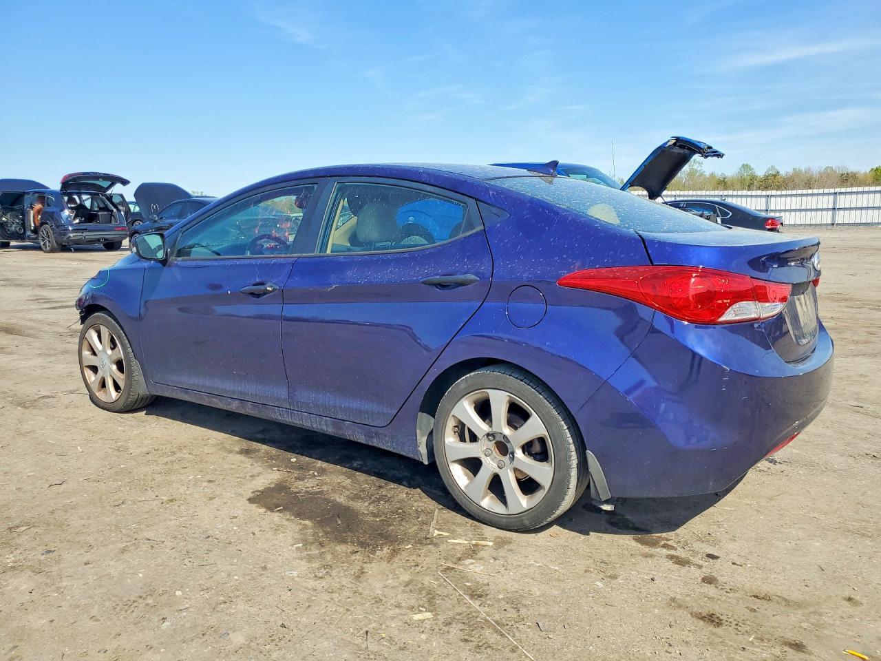 2013 Hyundai Elantra Limited - Image 2