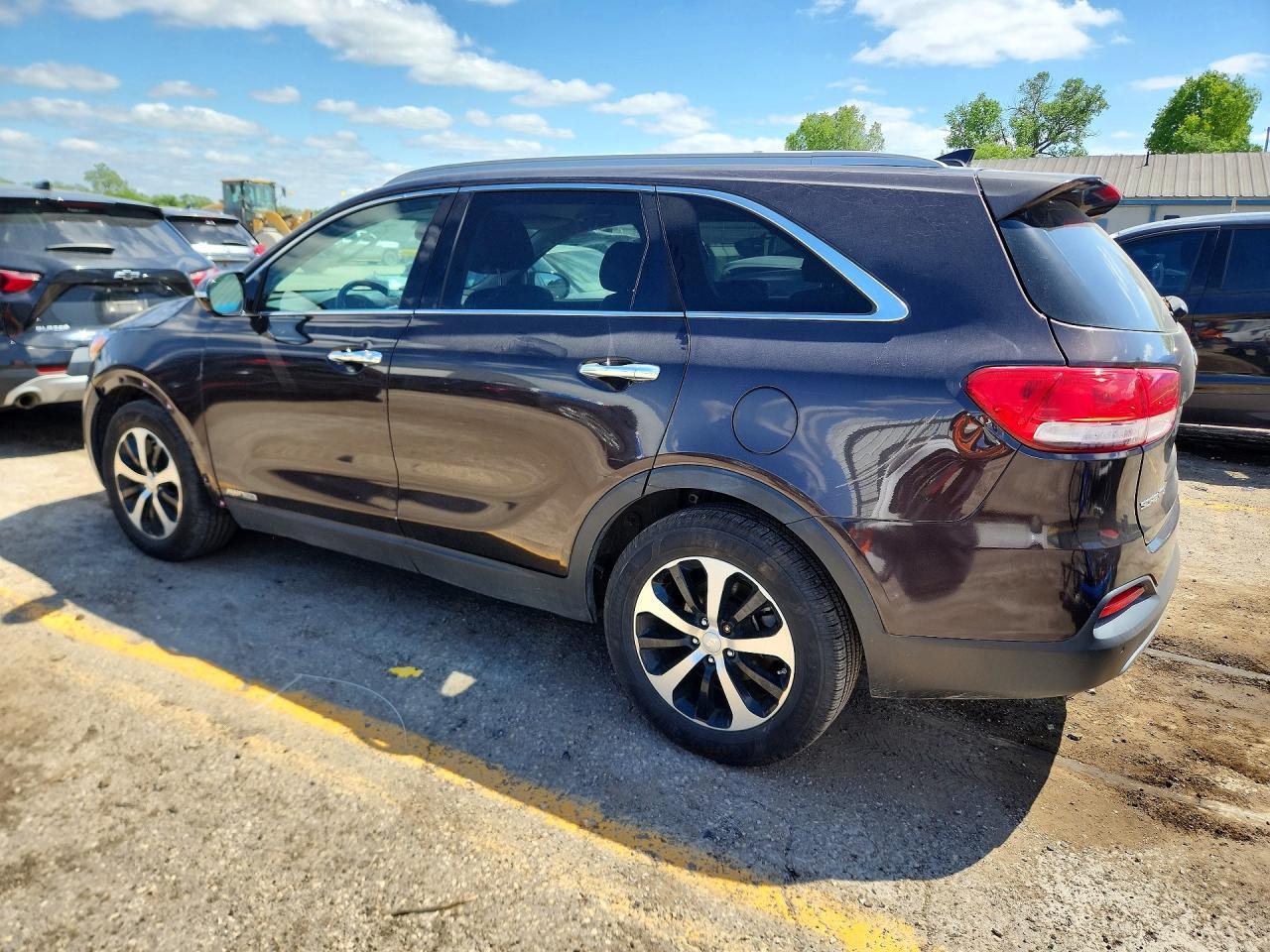 2016 Kia Sorento Ex - Image 2