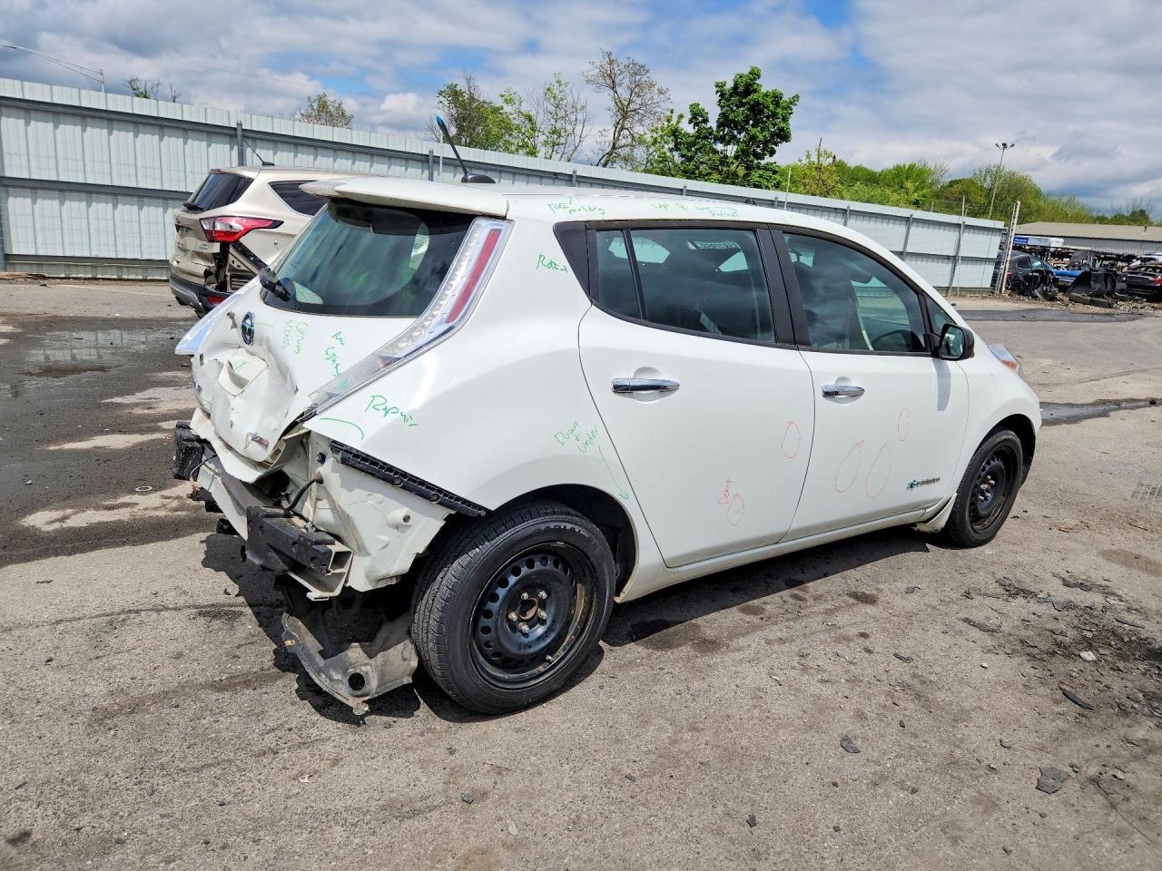 2014 Nissan Leaf S - Фото 3
