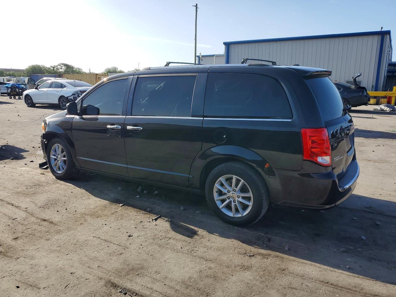 2018 Dodge Grand Caravan Sxt - Image 2