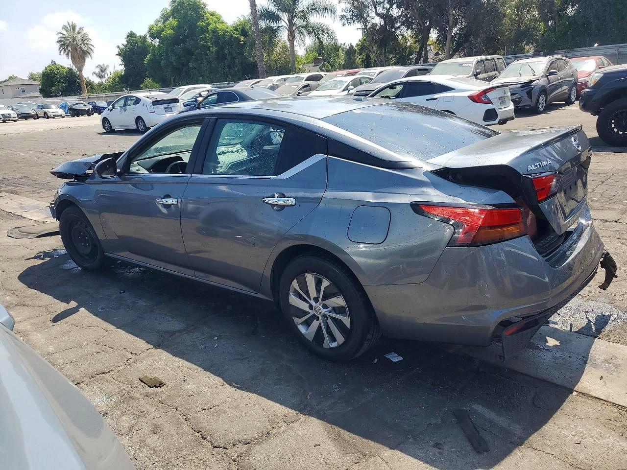 2019 Nissan Altima 2.5 S - Фото 2