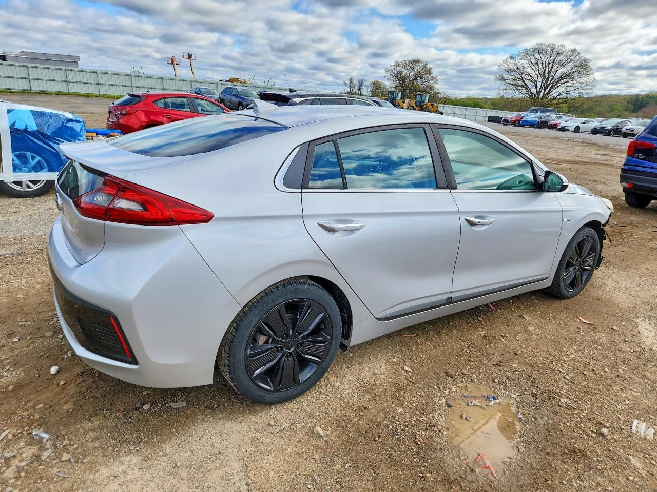 2017 Hyundai Ioniq Limited - Фото 3