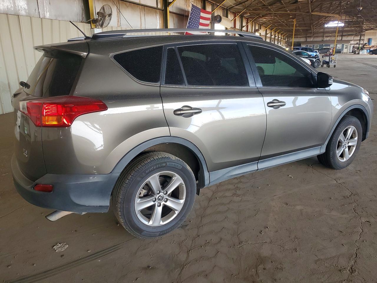 2015 Toyota Rav4 Xle - Image 3