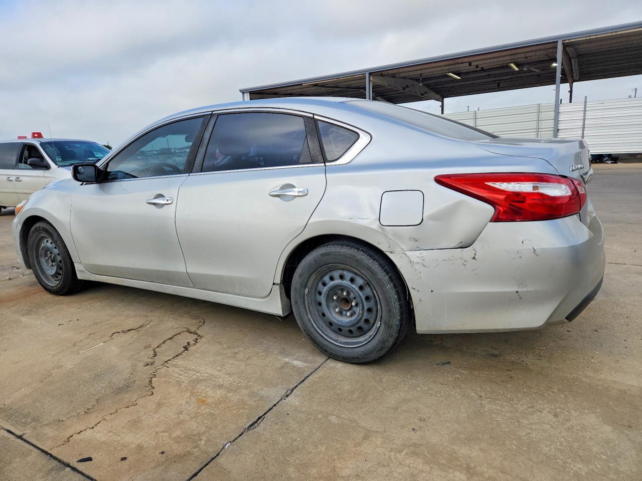2017 Nissan Altima 2.5 - Image 2