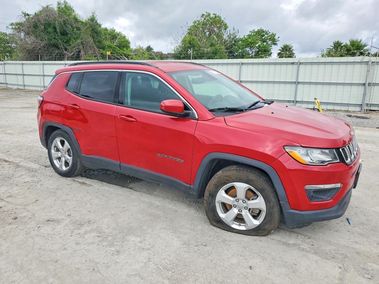 2018 Jeep Compass Latitude - Image 4