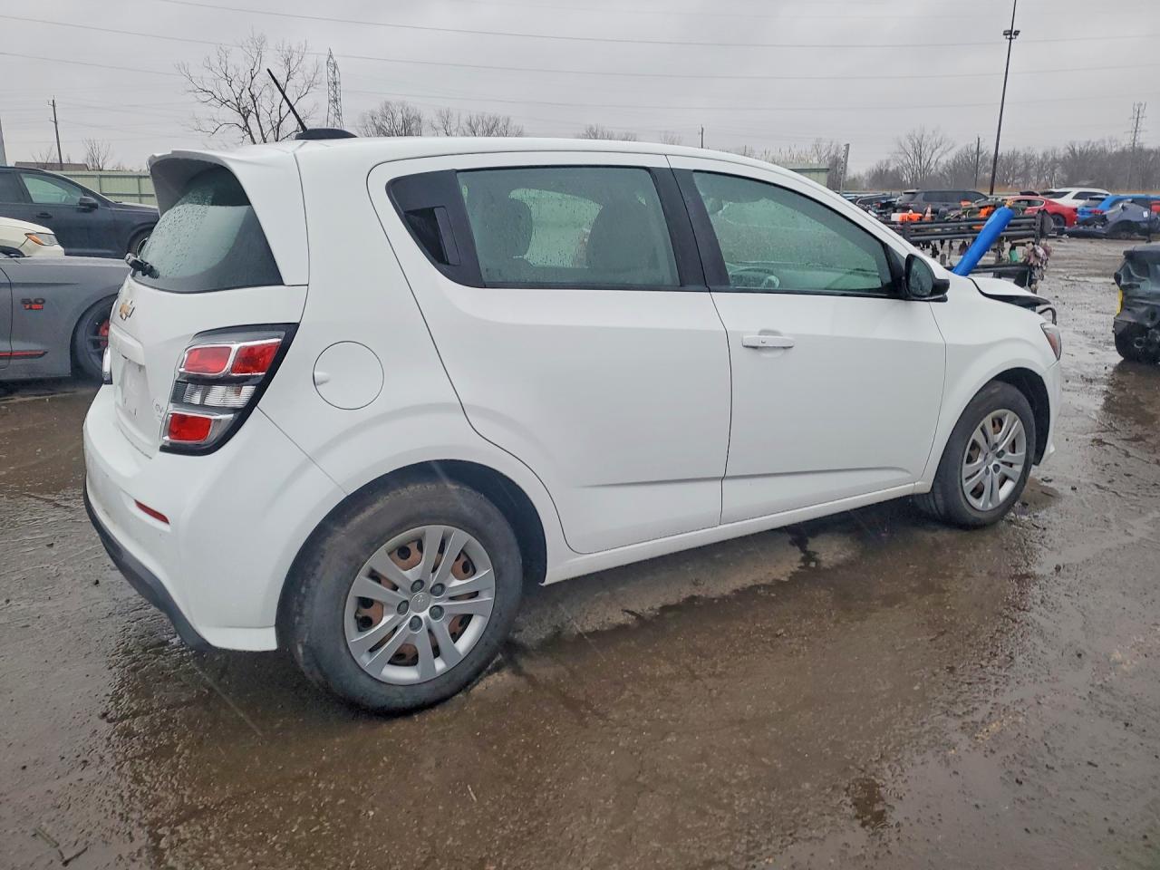 2019 Chevrolet Sonic - Фото 3