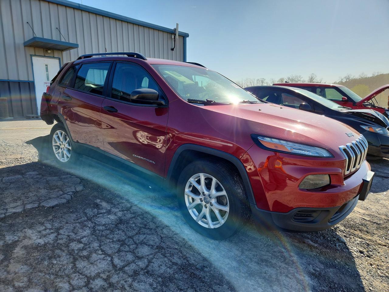 2016 Jeep Cherokee Sport - Image 4