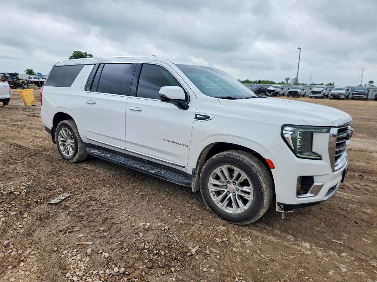 2021 GMC Yukon Xl C1500 Slt - Image 4