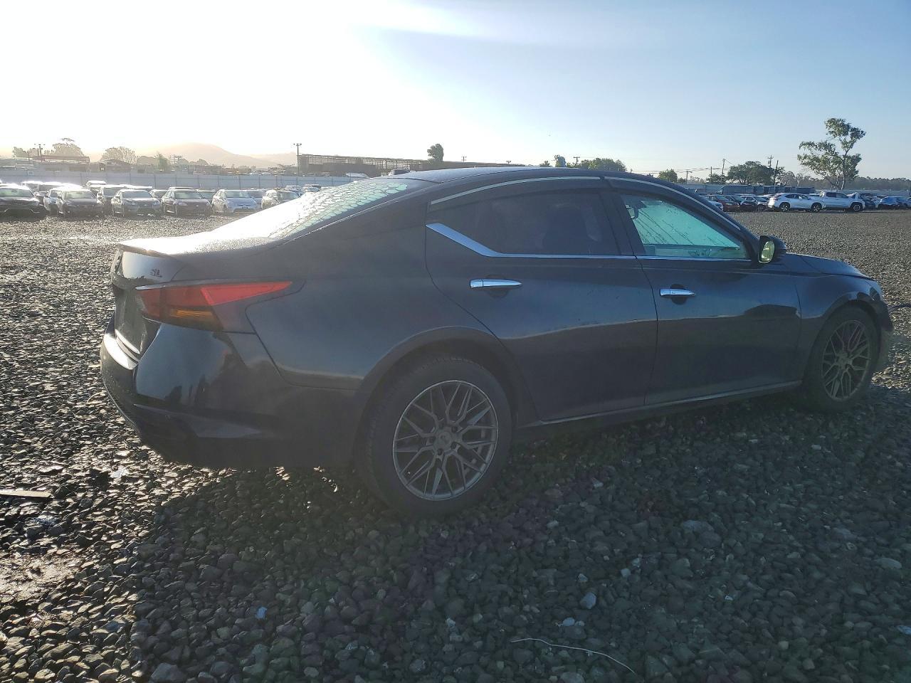 2019 Nissan Altima 2.5 Sl - Image 3