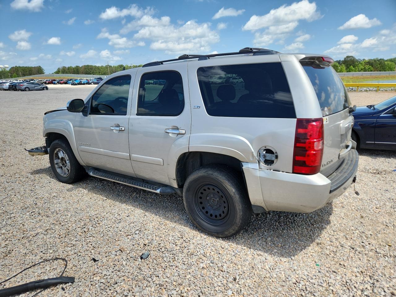 2008 Chevrolet Tahoe C1500 - Image 2