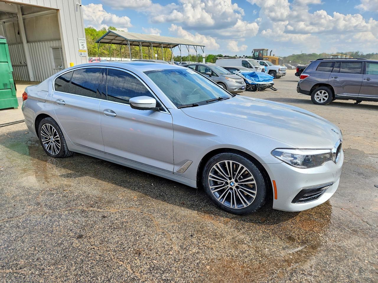 2019 BMW 530 I - Фото 4