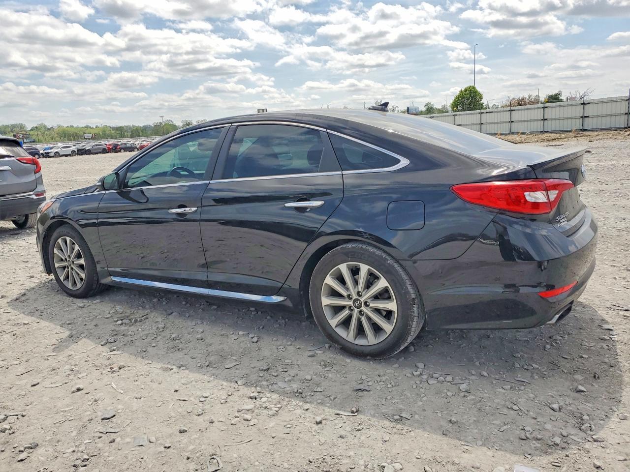 2017 Hyundai Sonata Limited - Фото 2