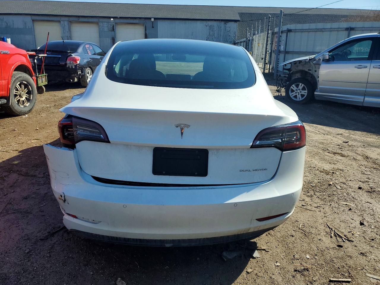 2022 Tesla Model 3 - Фото 6