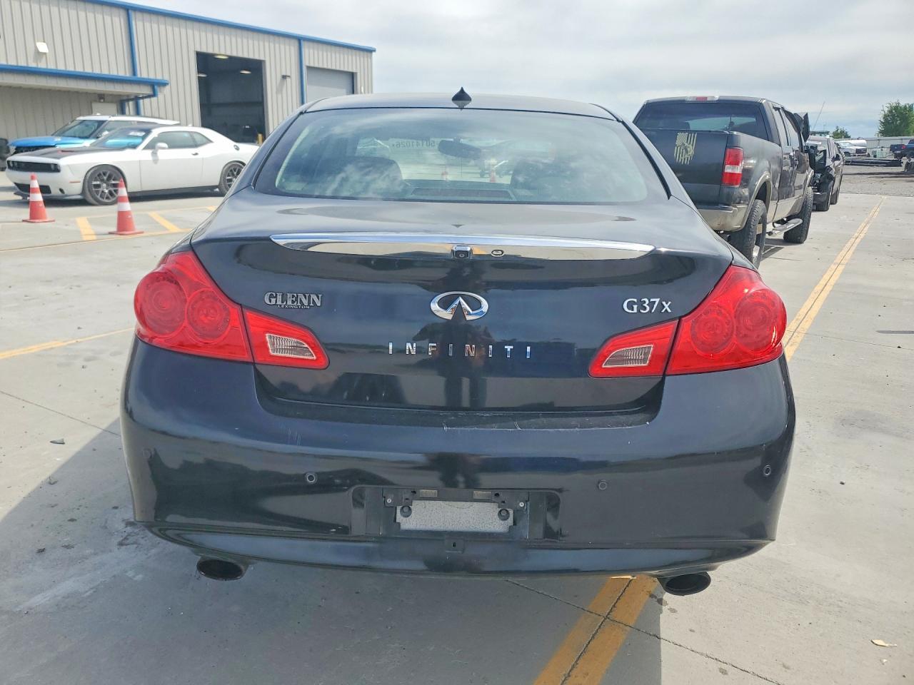 2010 Infiniti G37 Sedan X - Фото 6