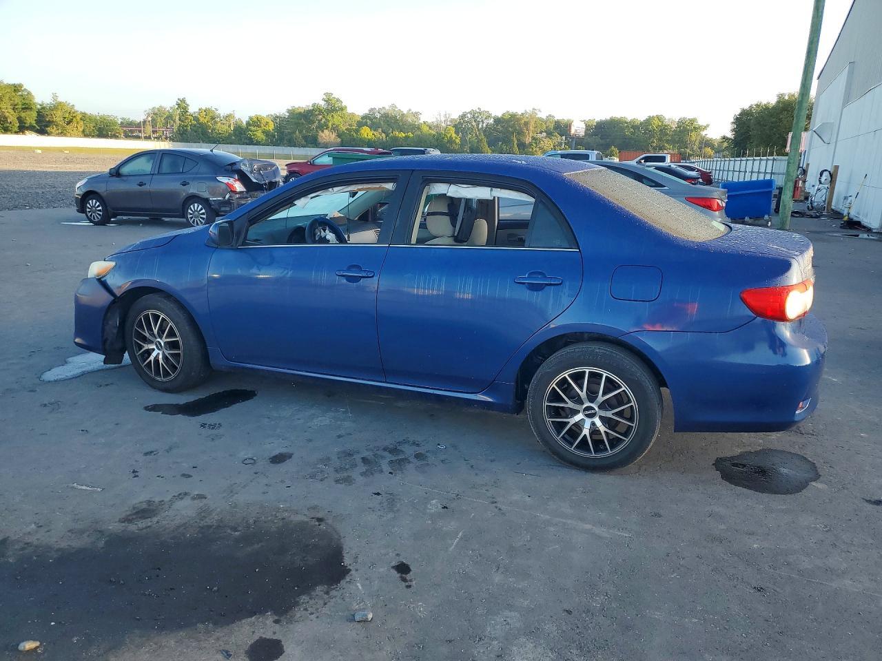 2013 Toyota Corolla Le - Фото 2