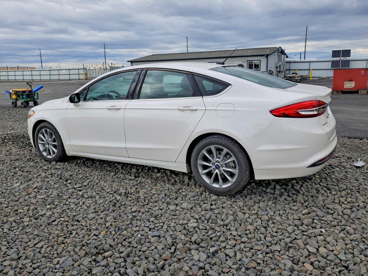 2017 Ford Fusion Se - Фото 2