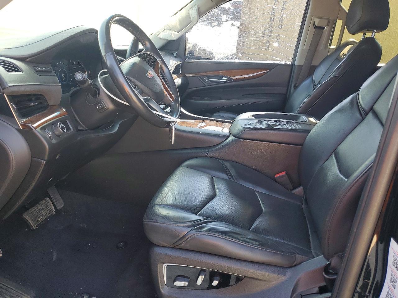 2018 Cadillac Escalade Luxury - Image 7