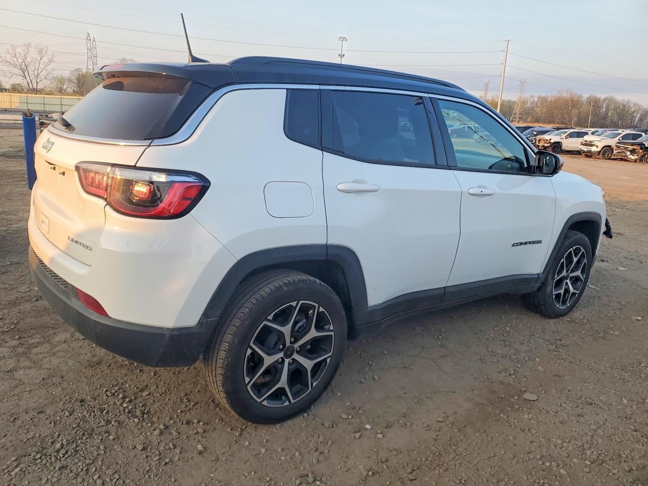 2025 Jeep Compass Limited - Фото 3