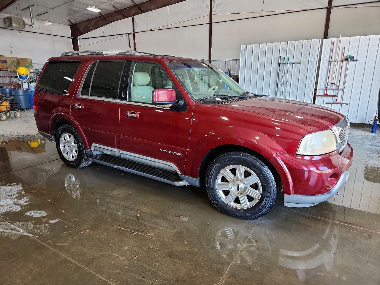 2004 Lincoln Navigator - Image 4