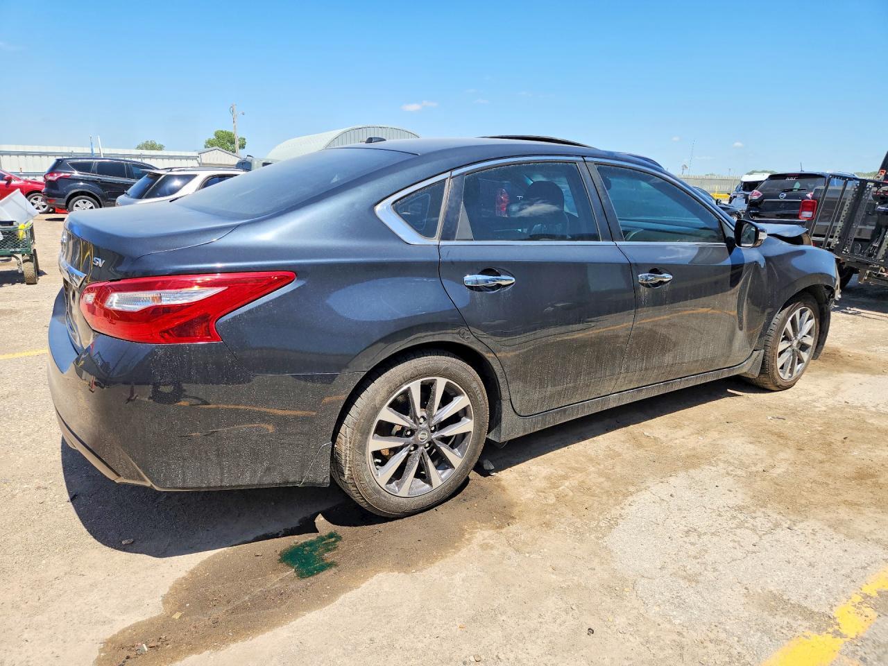 2017 Nissan Altima 2.5 Sv - Image 3
