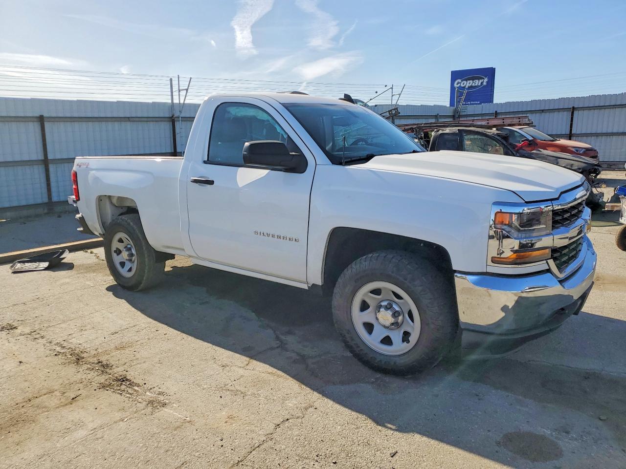 2016 Chevrolet Silverado K1500 - Фото 4