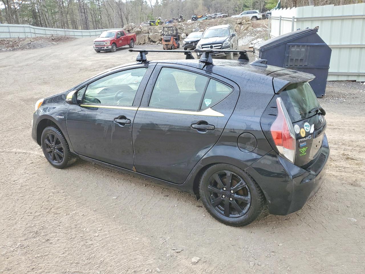 2016 Toyota Prius C Persona Special Edition - Фото 2