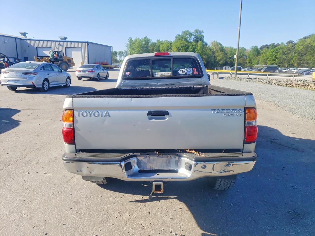 2004 Toyota Tacoma V6 - Image 6