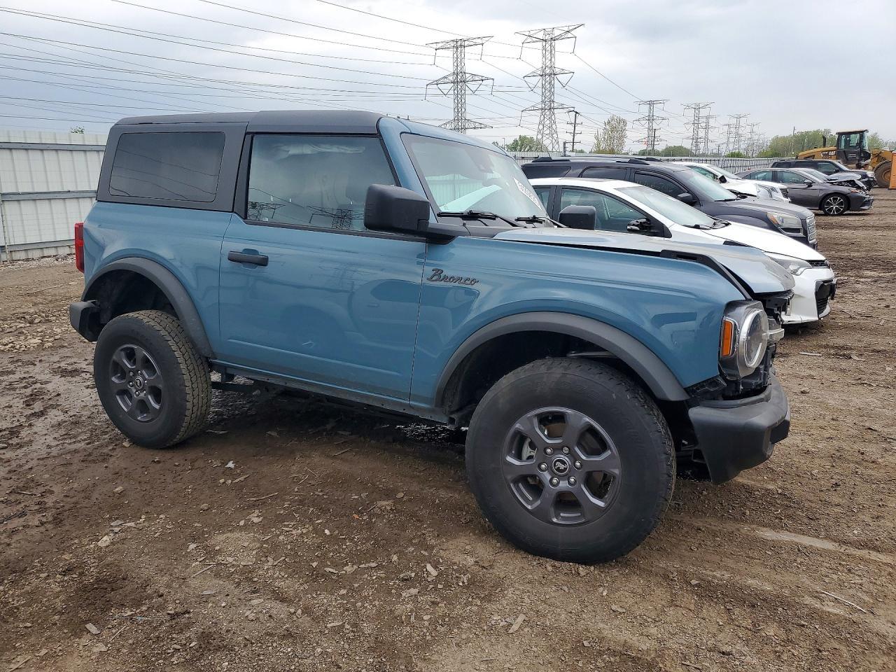 2023 Ford Bronco Base - Image 4