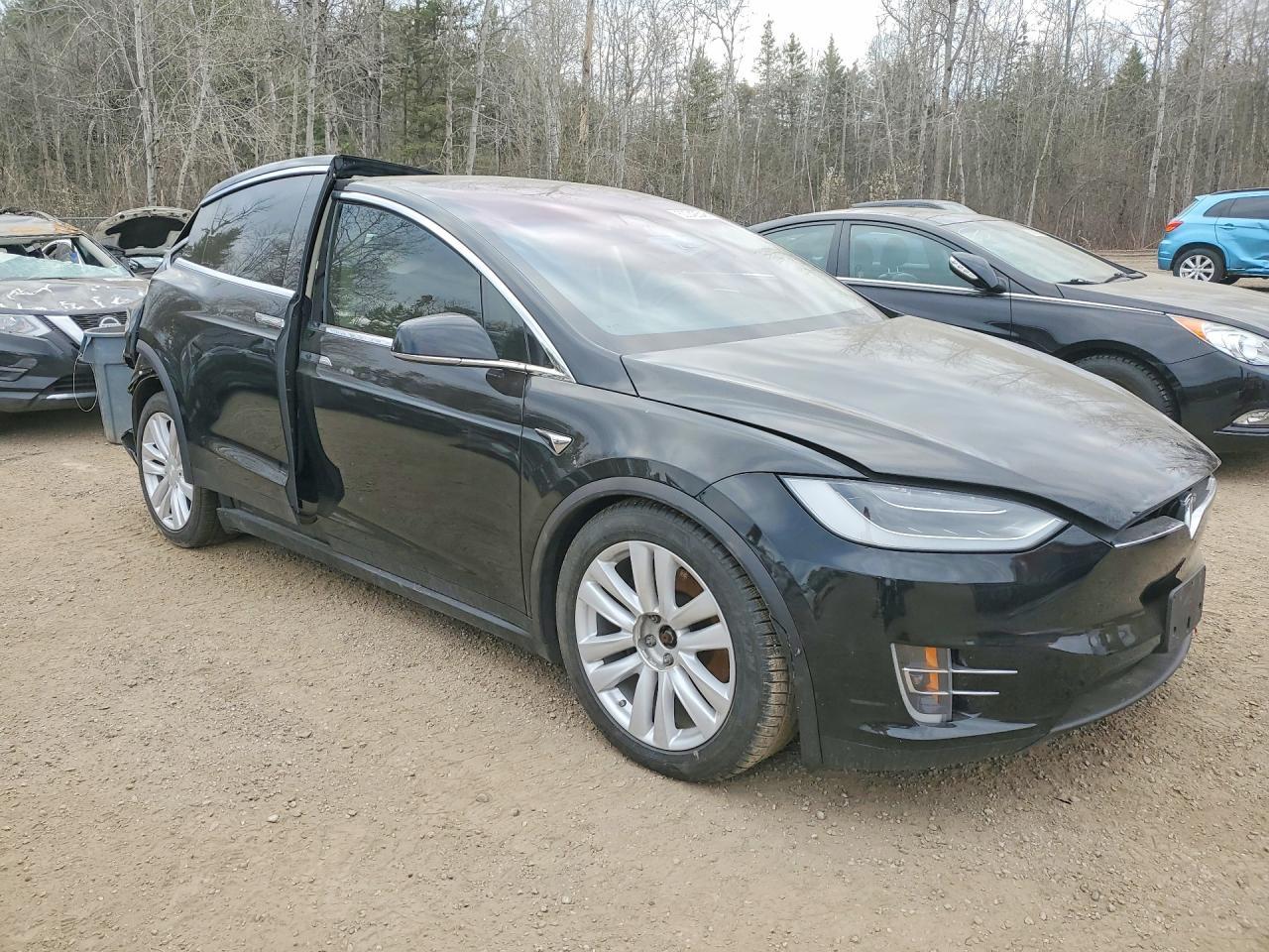 2017 Tesla Model X - Фото 4