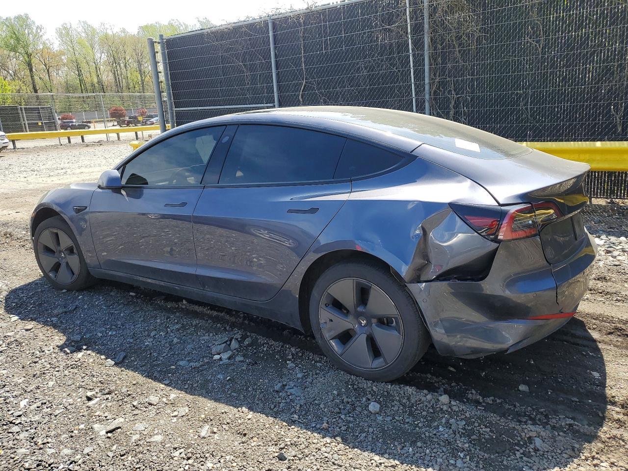 2022 Tesla Model 3 - Image 2
