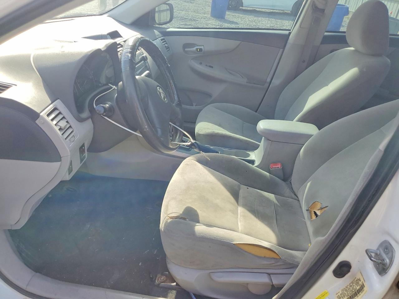 2013 Toyota Corolla L - Фото 7
