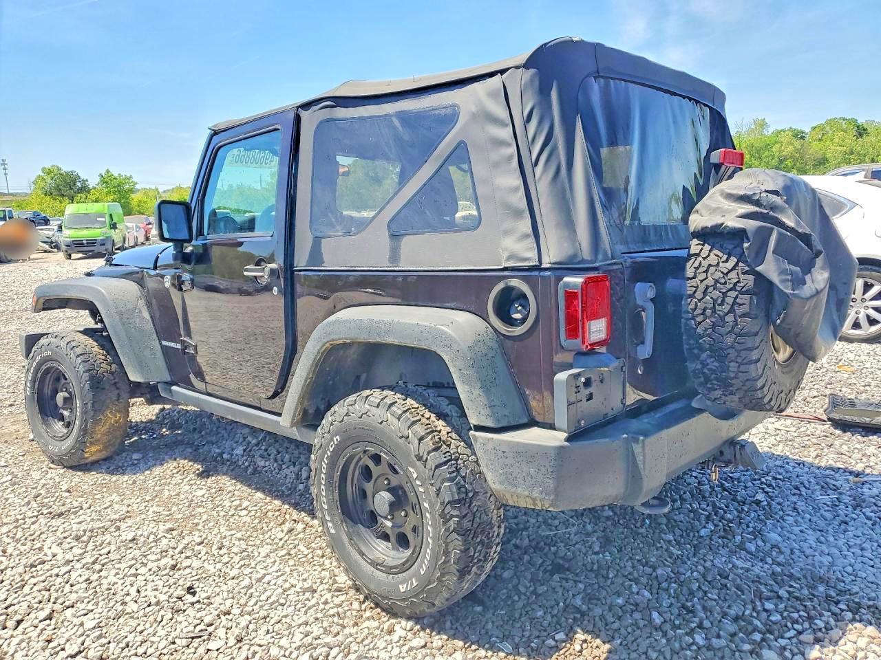 2013 Jeep Wrangler Sport - Фото 2