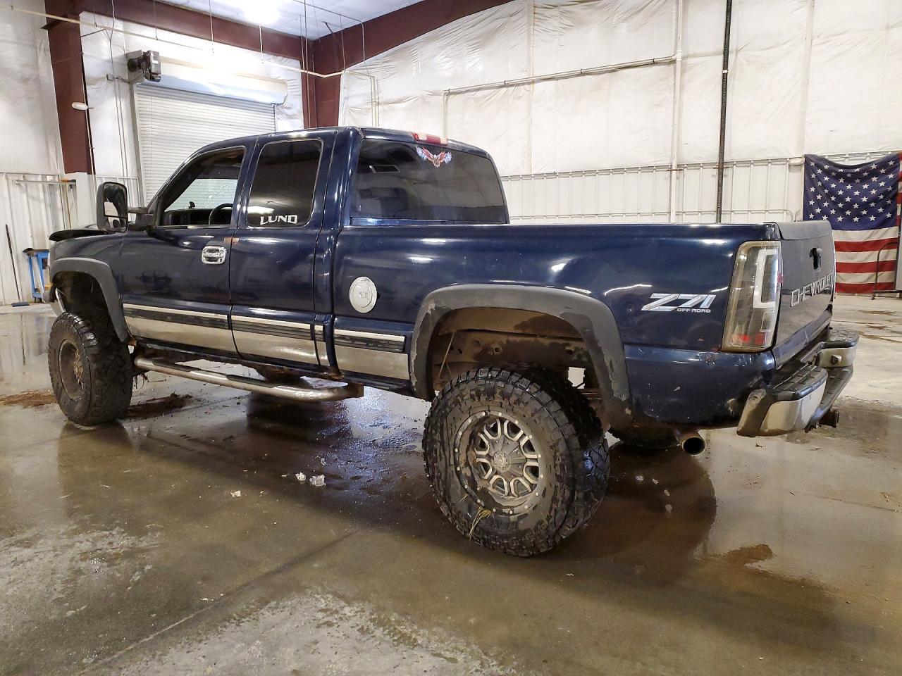 2000 Chevrolet Silverado K1500 - Image 2