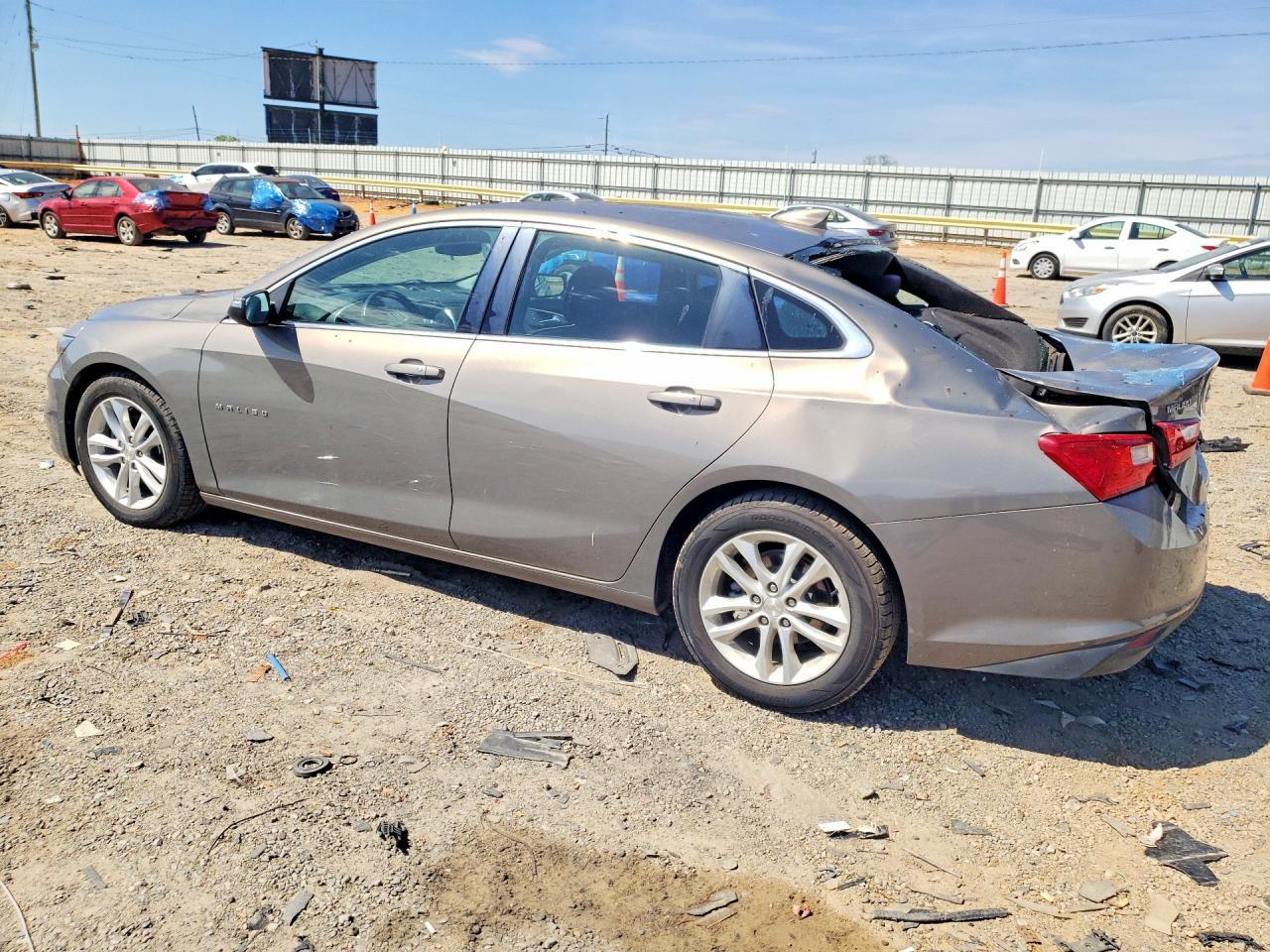 2018 Chevrolet Malibu Lt - Image 2
