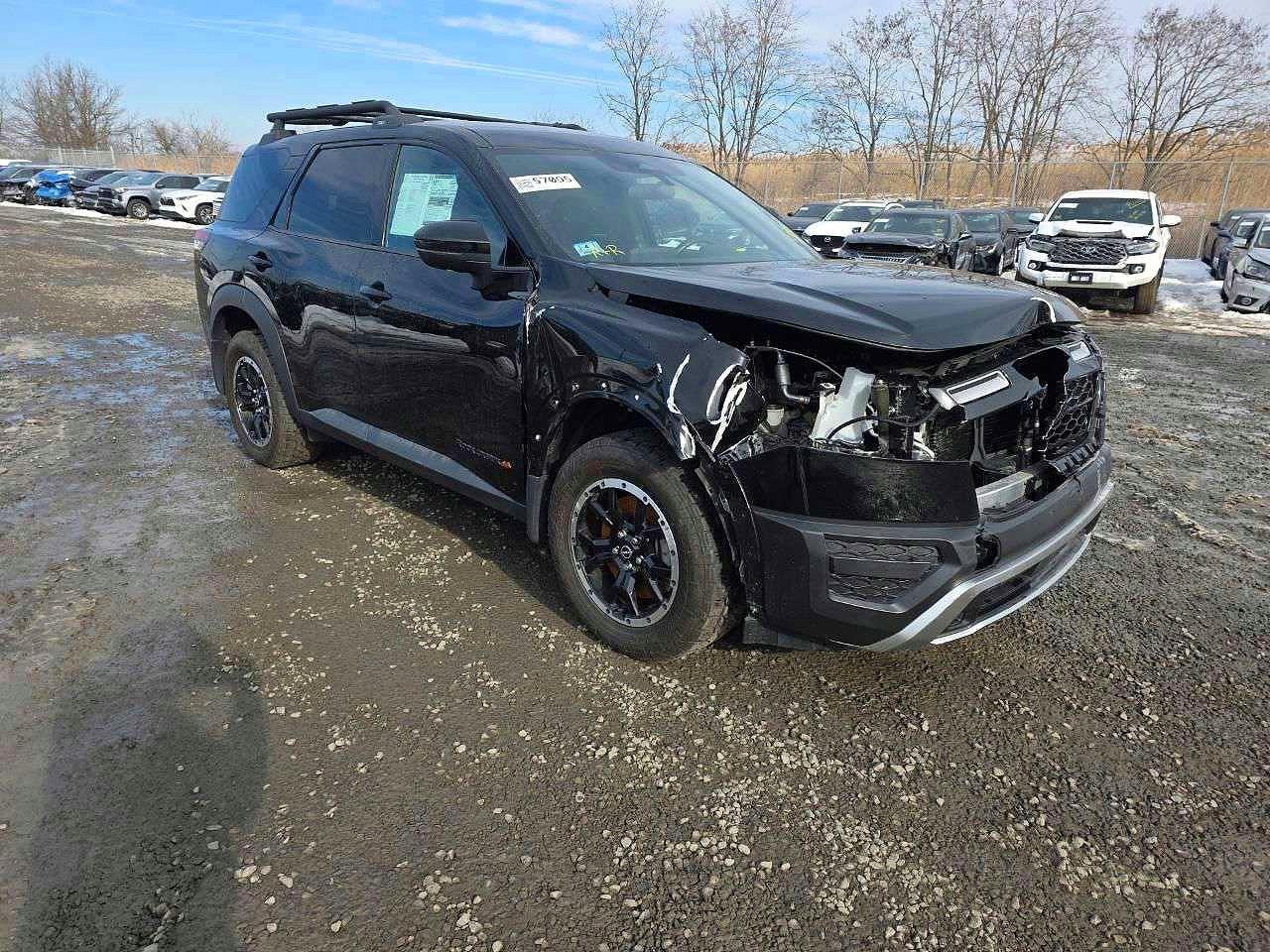 2023 Nissan Pathfinder Sv - Image 3