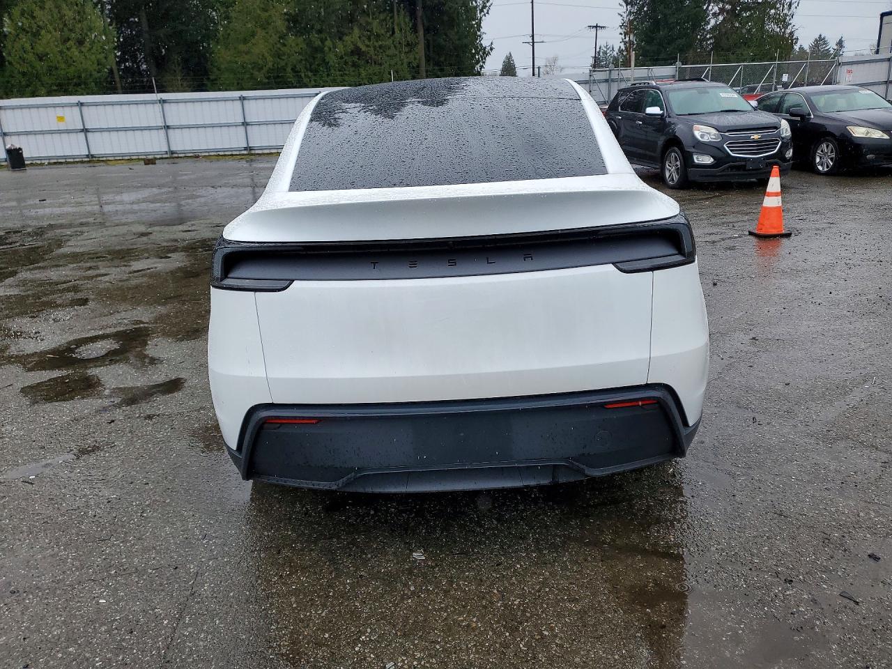 2026 Tesla Model Y - Image 6