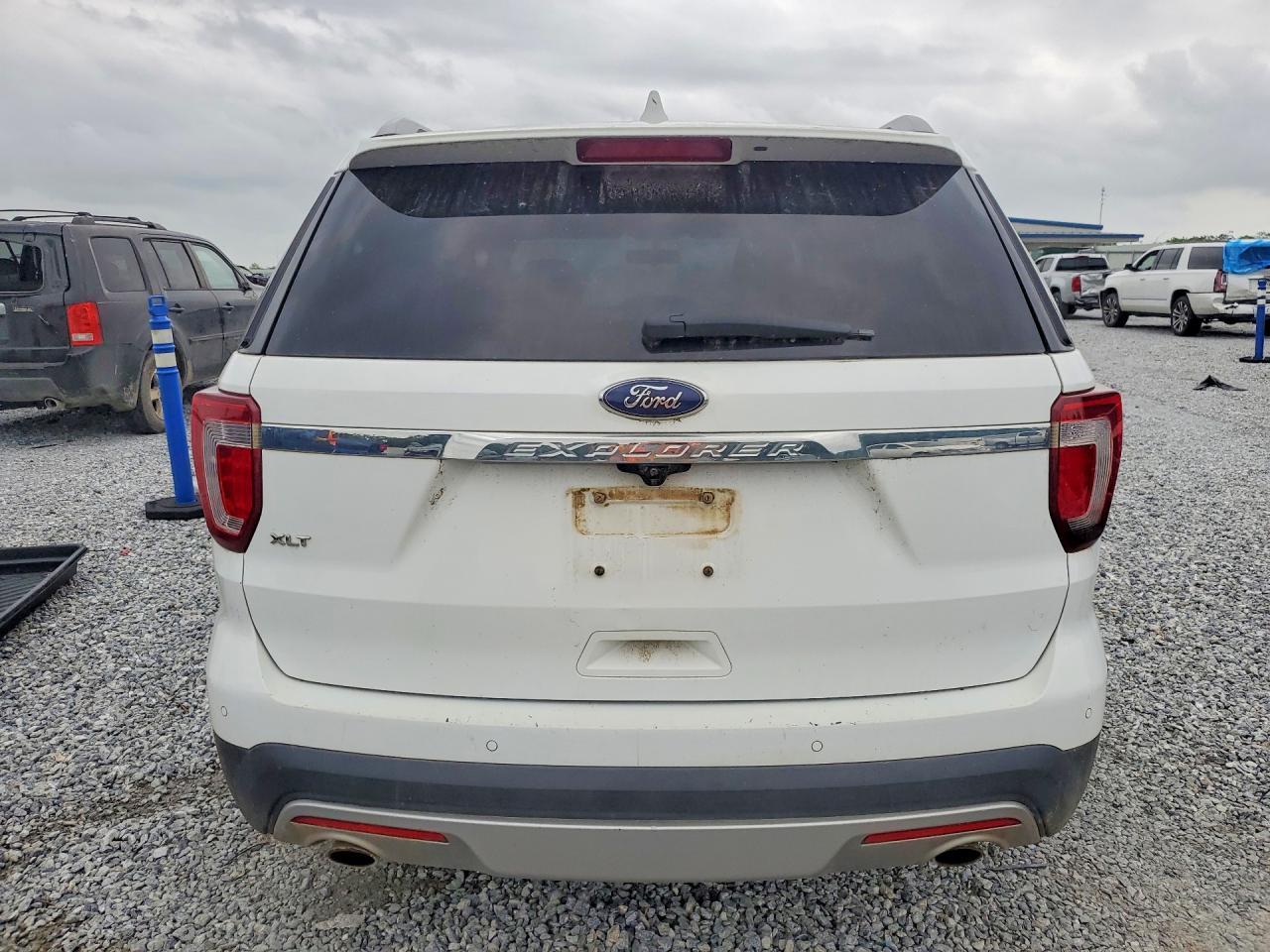 2017 Ford Explorer Xlt - Image 6
