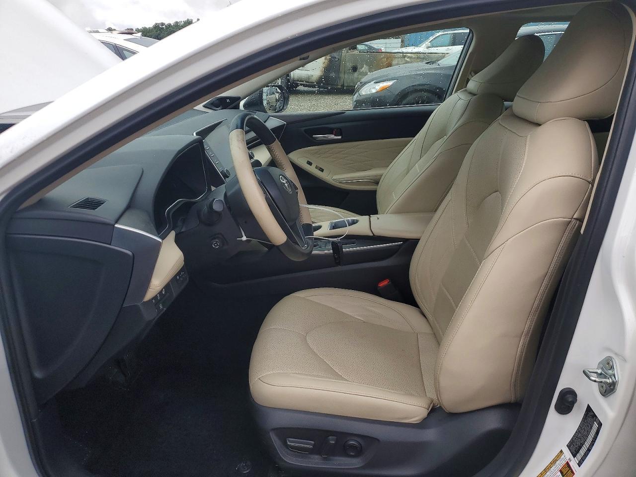 2020 Toyota Avalon - Image 7