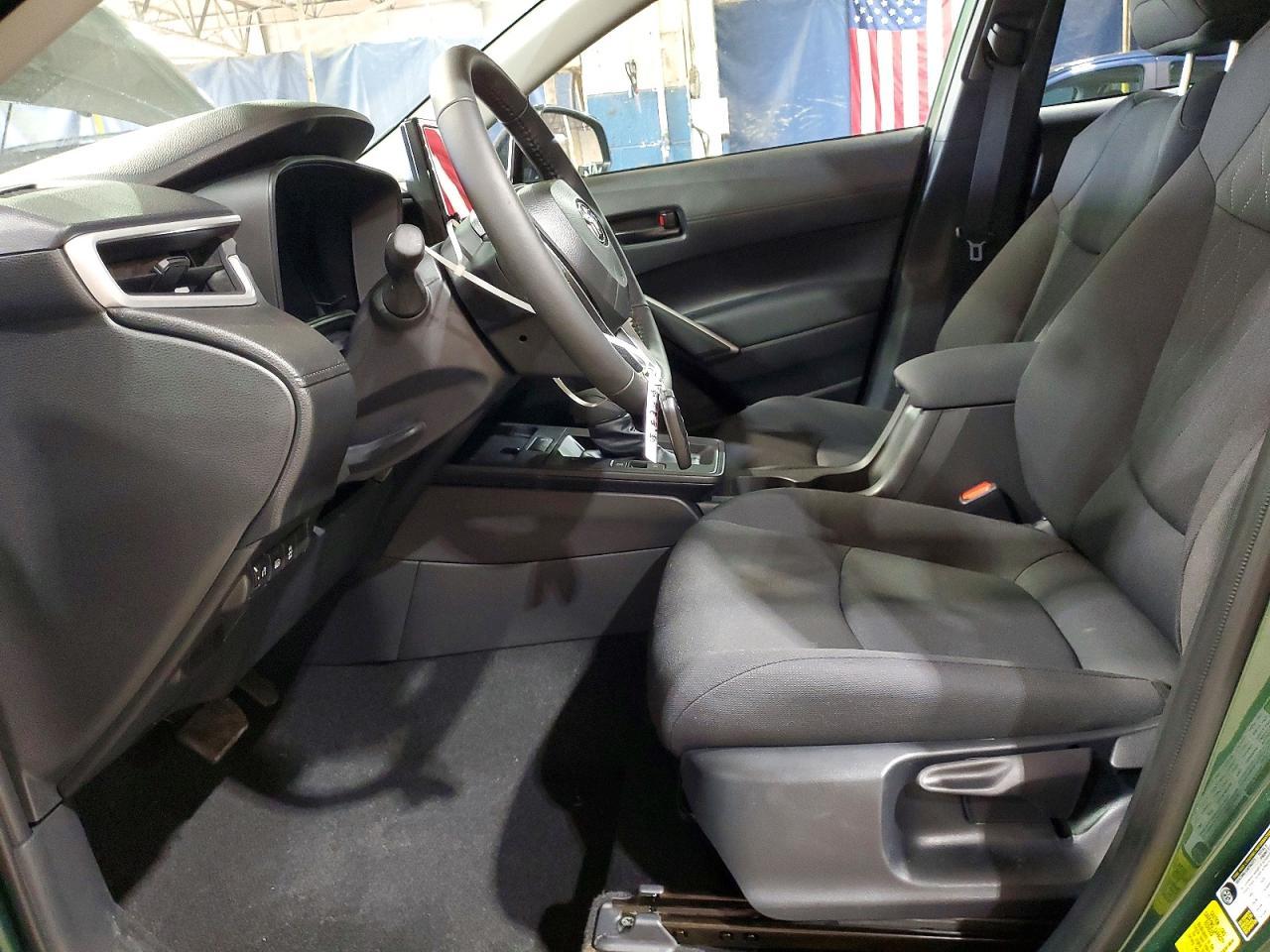 2026 Toyota Corolla Cross Le - Фото 7