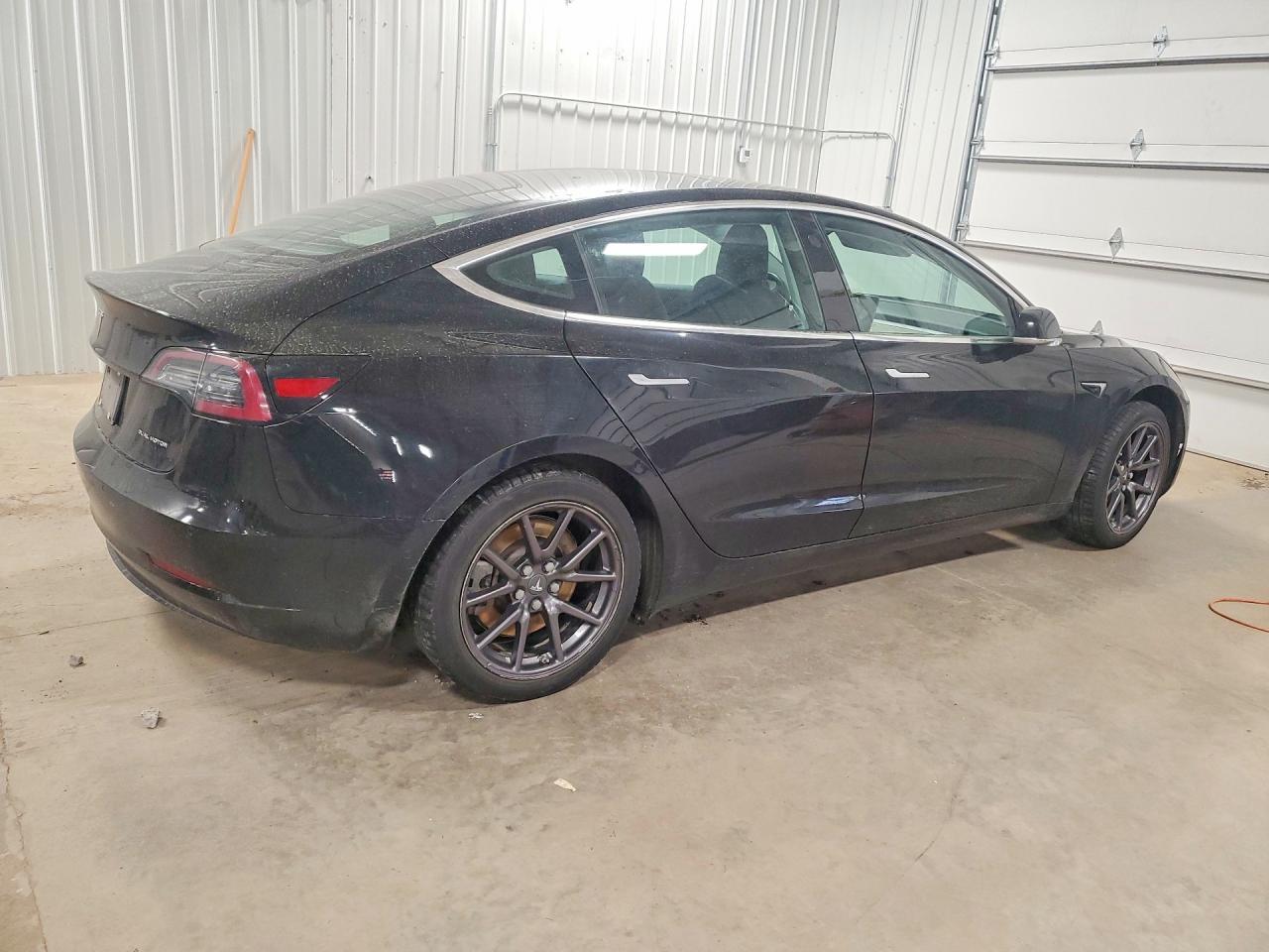 2019 Tesla Model 3 - Фото 3