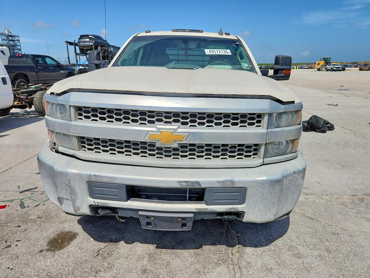2019 Chevrolet Silverado C3500 6.0L V-8 Flat Bed - Image 5