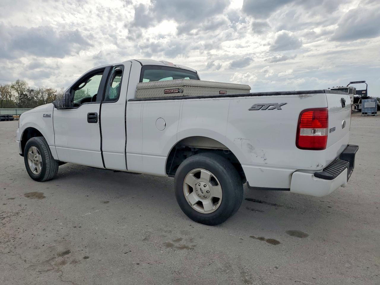 2006 Ford F150 - Image 2