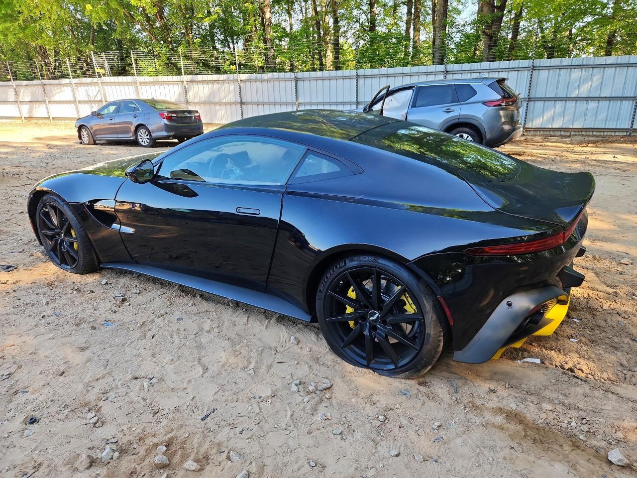 2020 Aston Martin Vantage - Фото 2