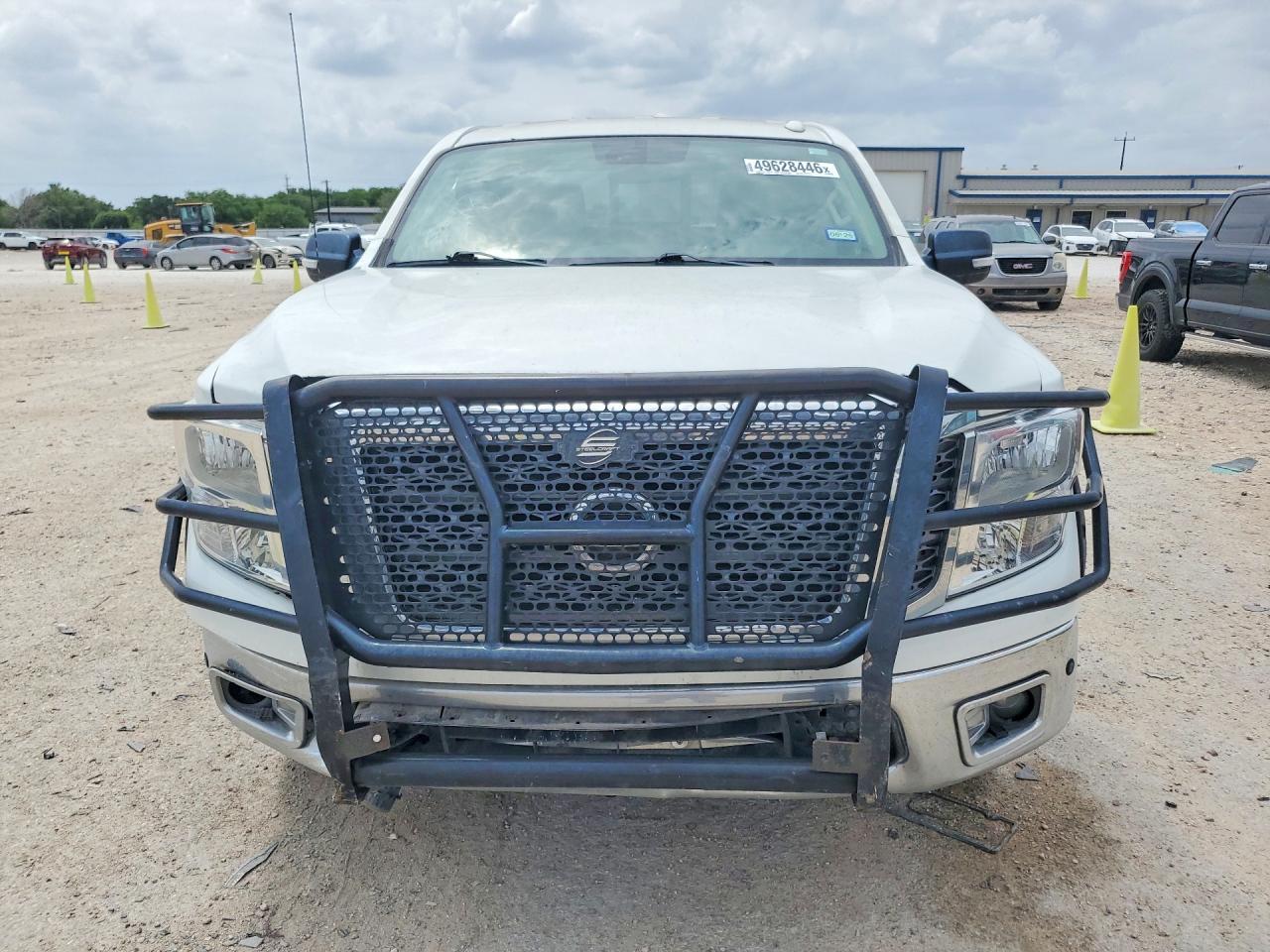 2017 Nissan Titan Sv - Фото 5