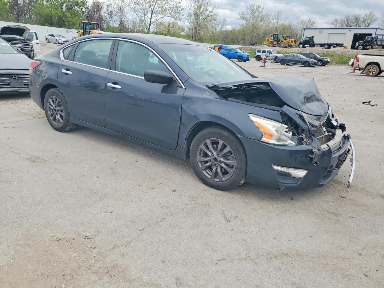 2015 Nissan Altima 2.5 - Фото 4