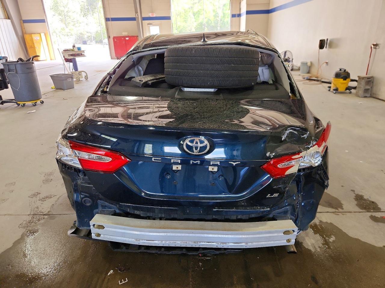 2020 Toyota Camry - Фото 6