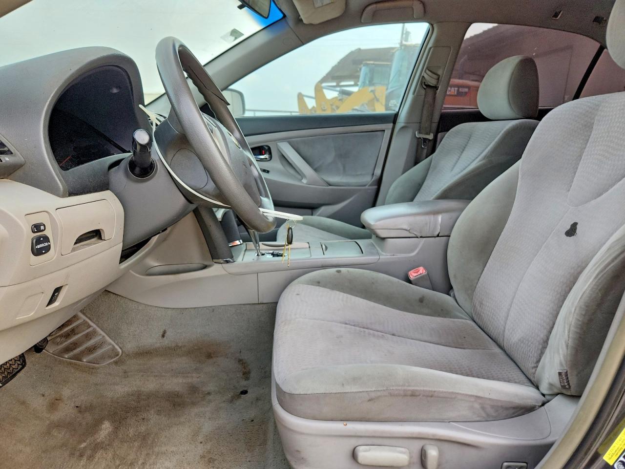 2011 Toyota Camry Le - Image 7